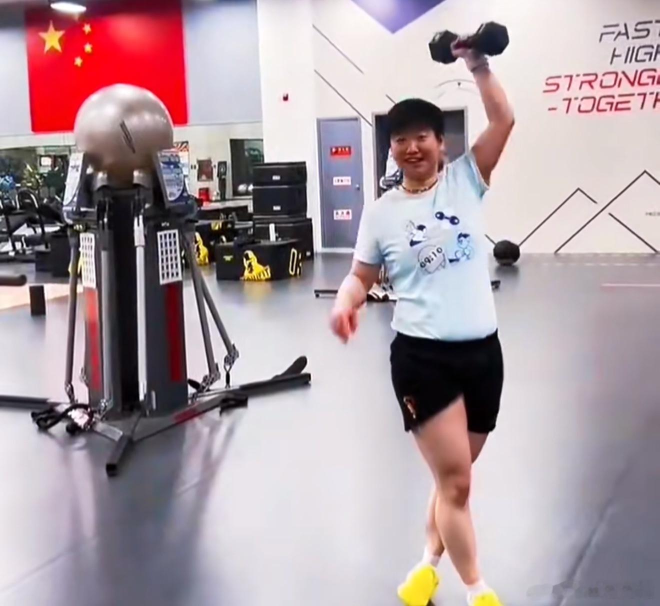 孙颖莎这情商没谁了。孙颖莎虽然是世界冠军，但年纪很小，按说是少不经事。谁能想到