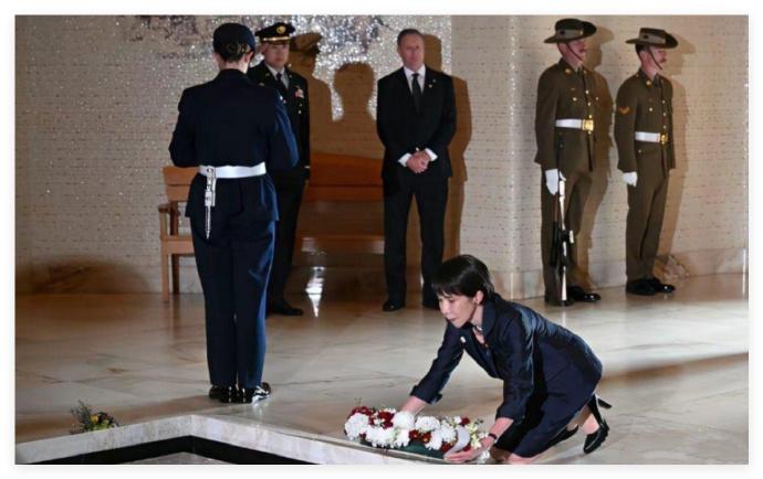 高市想让美国先访日，结果美国干脆利落地拒绝掉。日媒今天爆料，高市本打算教美国