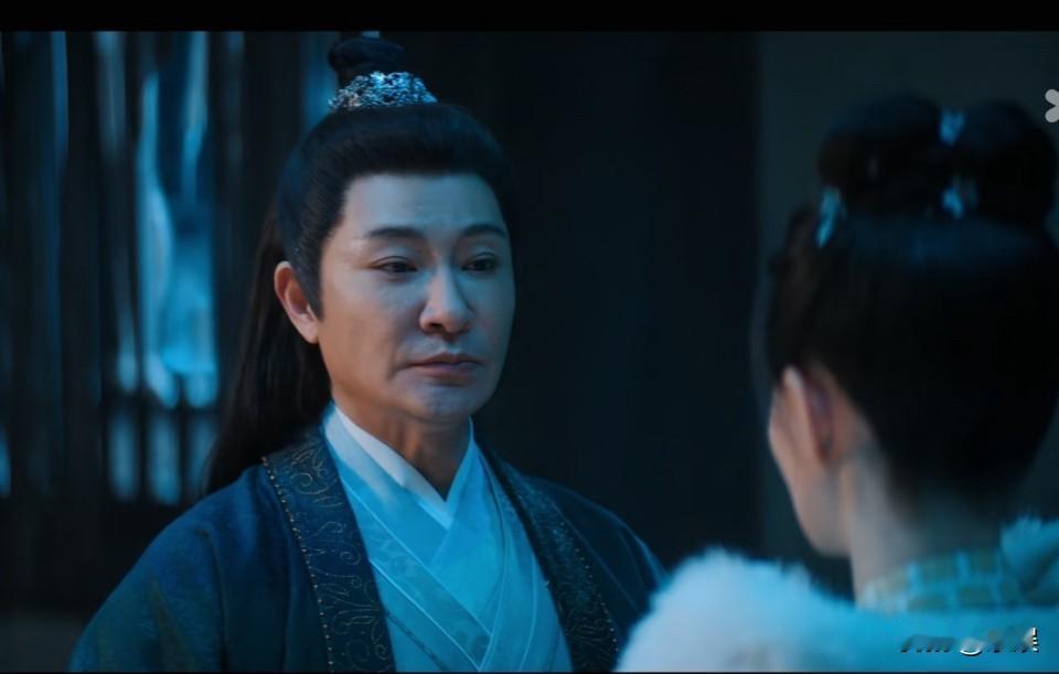 这是我第一次看到打针馒化的中年男演员他正常衰老也是不错的，这脸型不容易衰老的