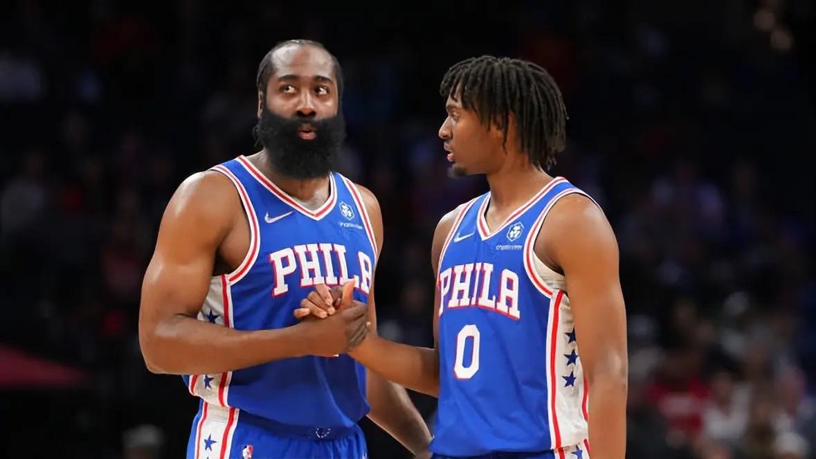 名师出高徒！同样出战23场，哈登和马克西本赛季数据大比拼。哈登，场均26.8