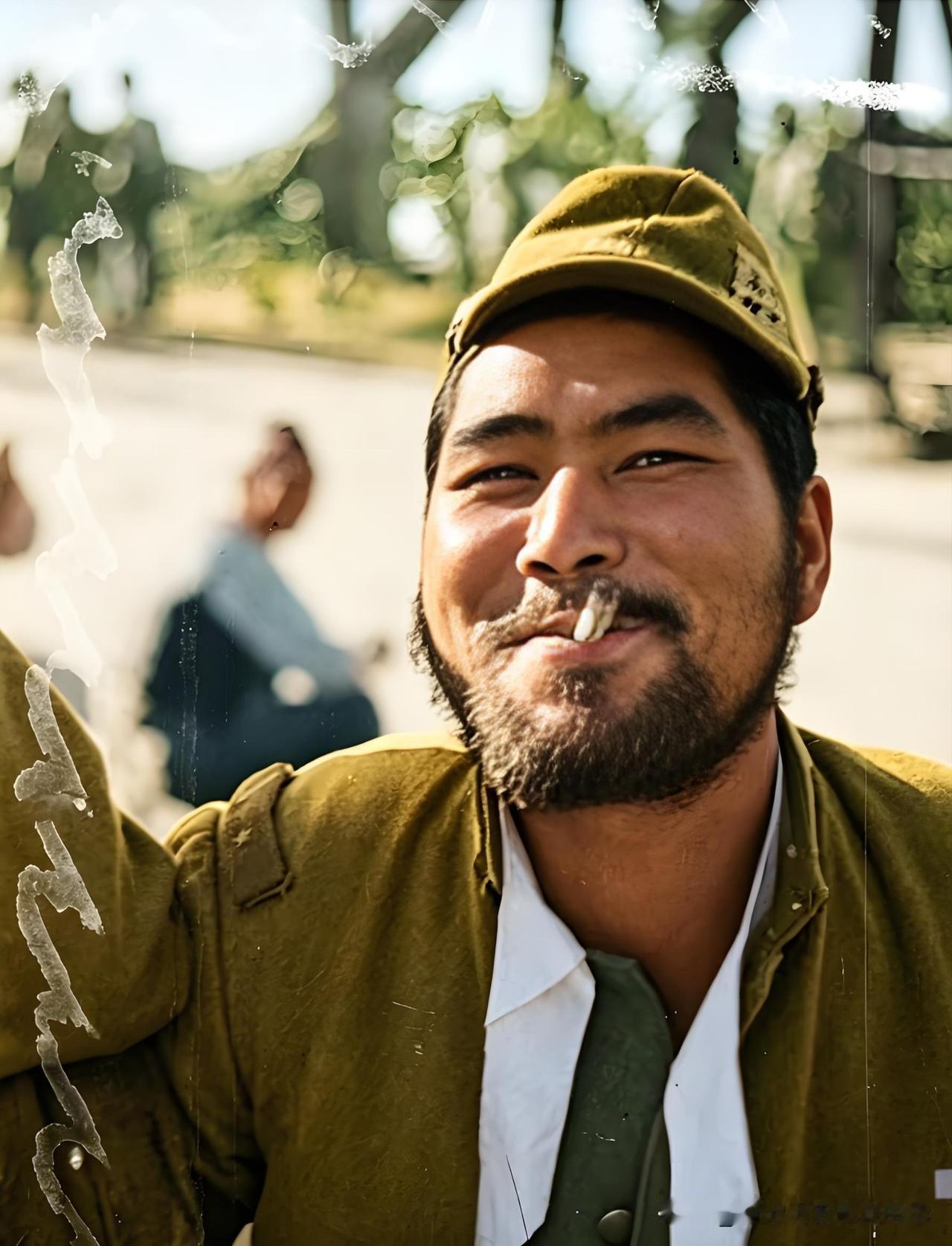 1937年，占领上海之后的日本兵。1937年，八一三事变爆发。日军进犯上海，日