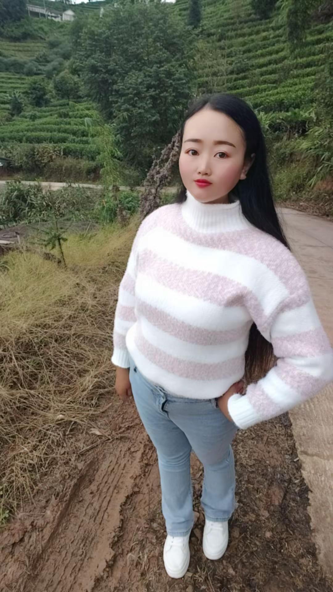 紧身牛仔裤微胖女生单身小姐姐