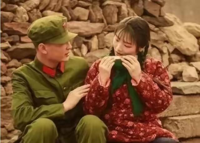 1968年，知青朱启龙参军出发前夜，他的女友解开衣衫，誓言：“不论多久，都会等你