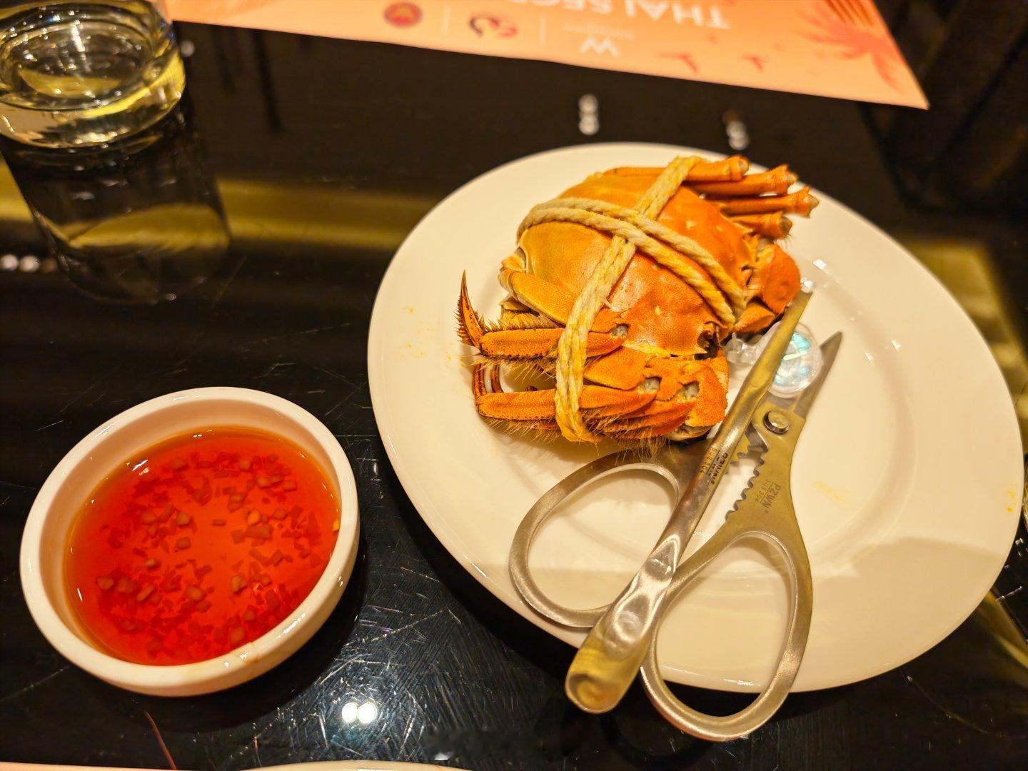 晚饭吃螃蟹，给了不少工具，可惜不会用