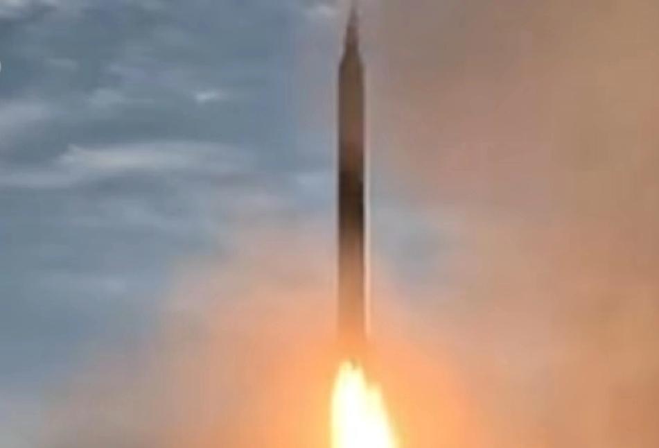 阿联酋最困惑的是，阿联酋是请美军来保护他的，现在却沦为替美军挡枪的替死鬼！就