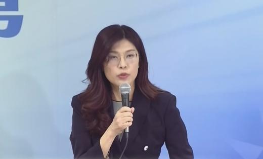 郑丽文要被换掉？据岛内媒体爆料，国民党本土派系正密谋在2026年末，换下郑丽文，