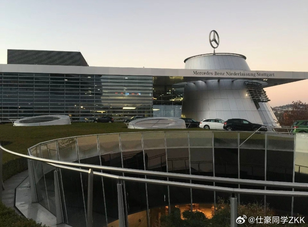 奔驰取消德国9万名员工年终奖取消9万名员工年终奖，可节省超1000万欧