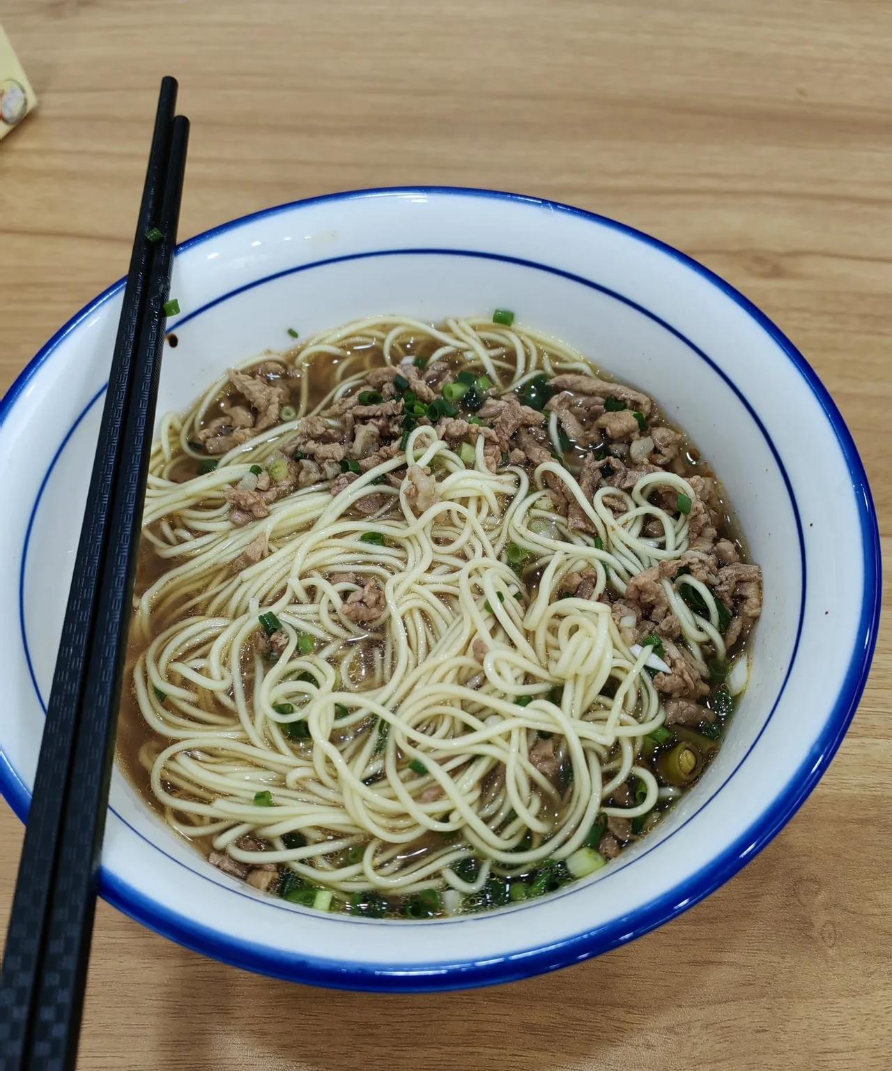 一个人的晚餐，偷个懒。昨天老公终于回来了，想着晚上两个人做点什么吃，下班前发信