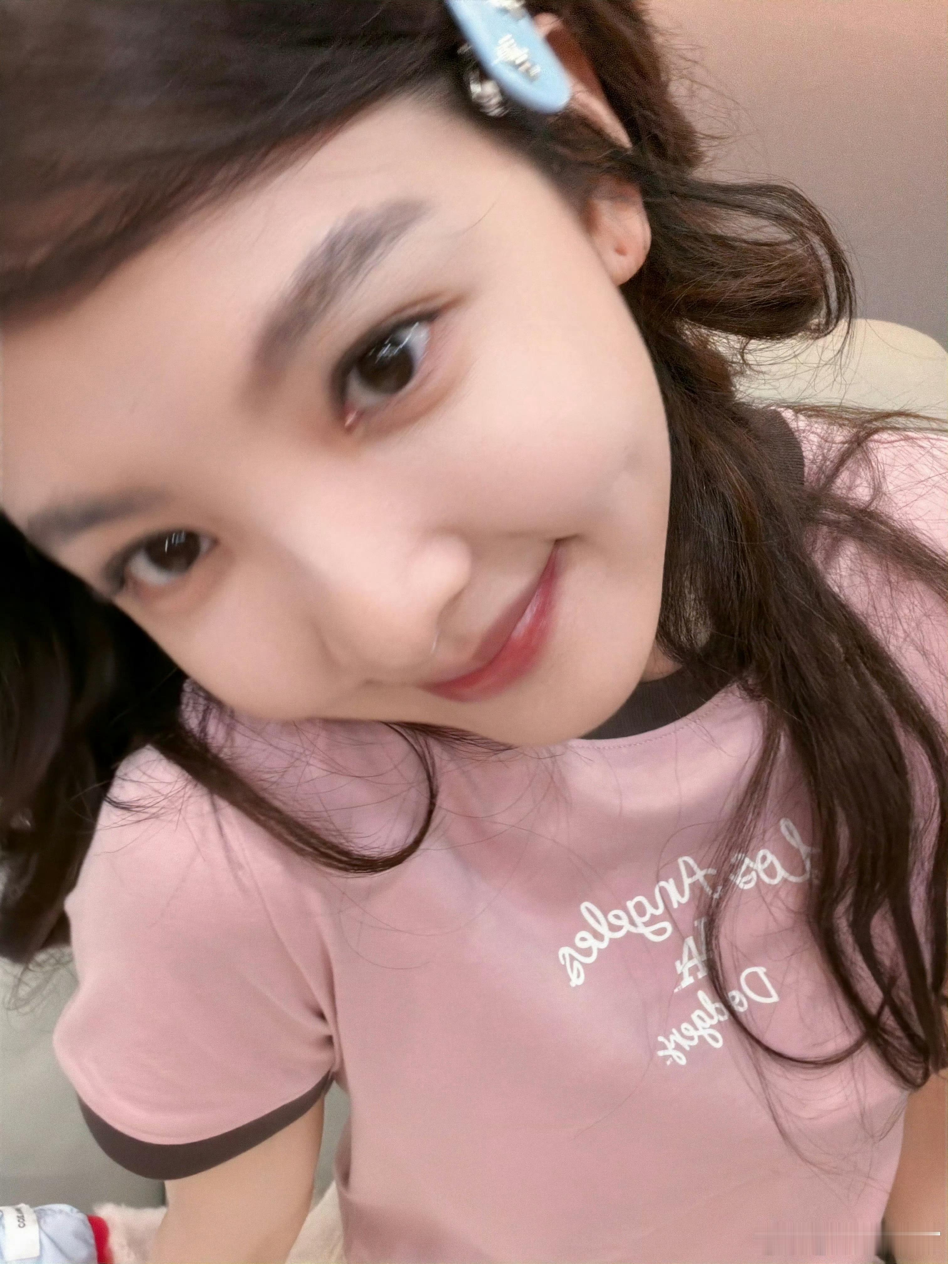 章若楠工作室喊话剧方章若楠走神这件事，搁别人身上就是失误，搁章若楠身上直接上热搜