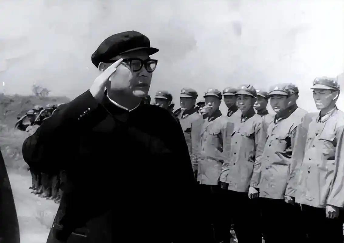 总后勤部部长之位，叶剑英在1977年想留给复出工作的洪学智，他本就是该部的老
