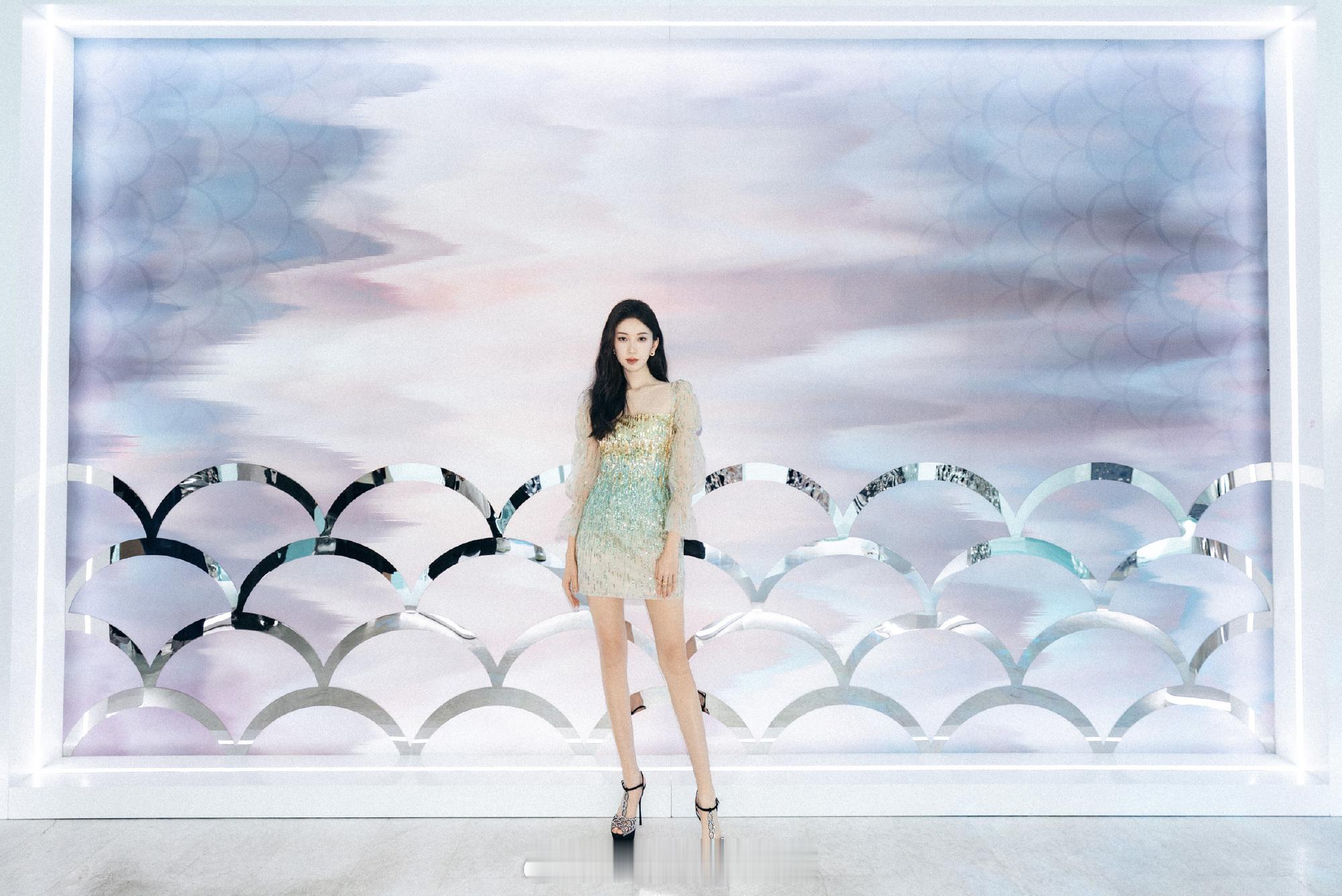 刘令姿美腿写真星光旖旎浪漫闪耀