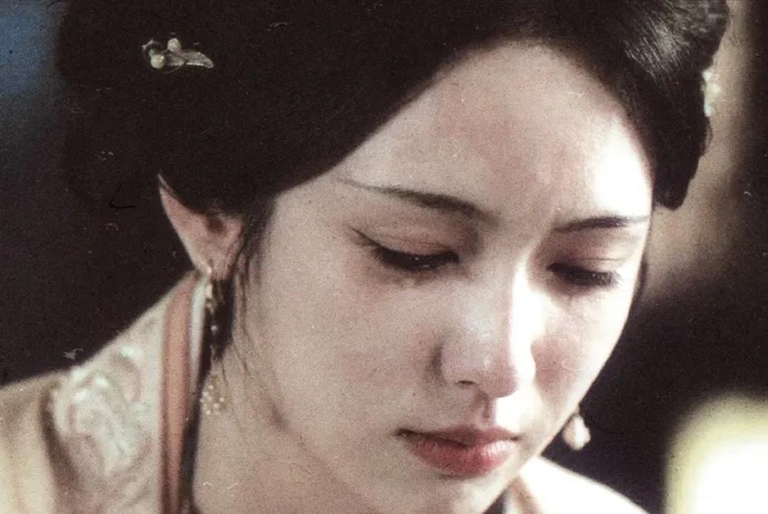 1.虽然很多人觉得林依晨的婚姻生活过得很苦，但她自己不觉得，反而她很享受付出，觉