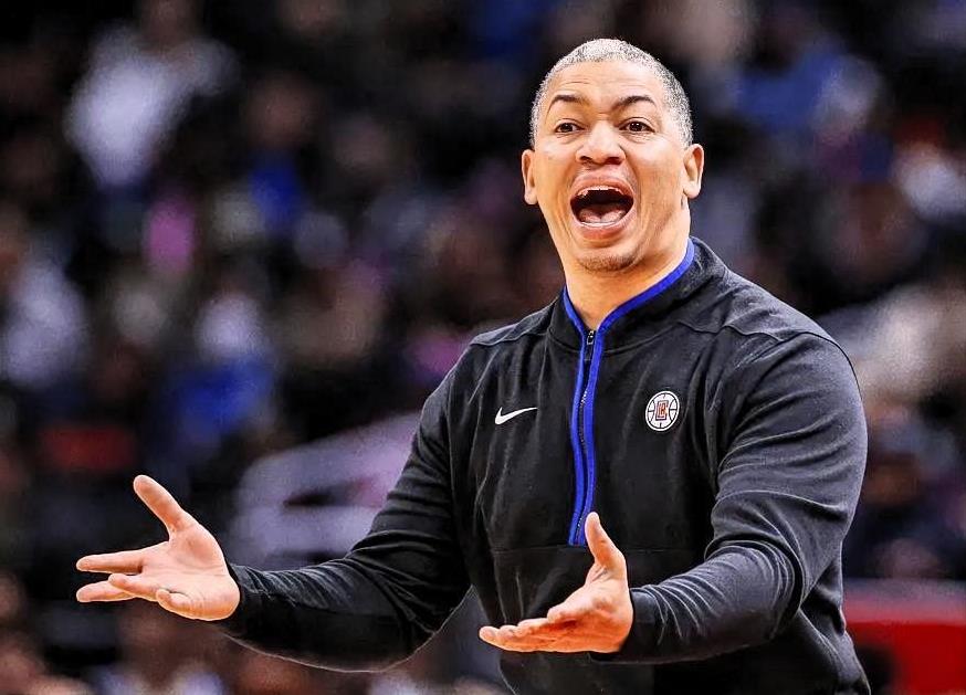 快船队记者破防了，直言球队的比赛很难看，每个人都透露着沮丧和失落！今日快船和魔