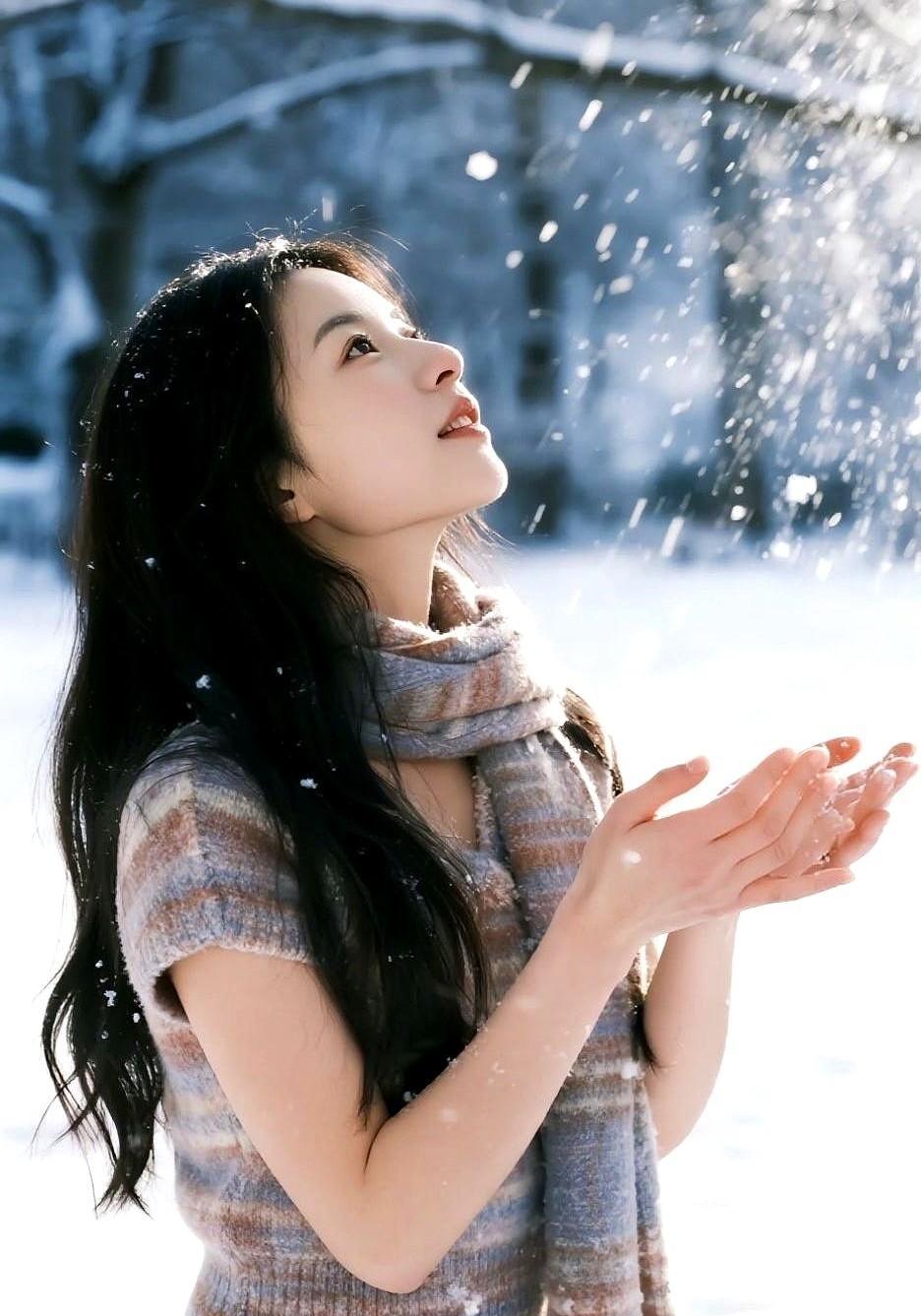 退休后，人脉真的会"人走茶凉"吗？社科院数据显示，78%的退休人员与同事联系