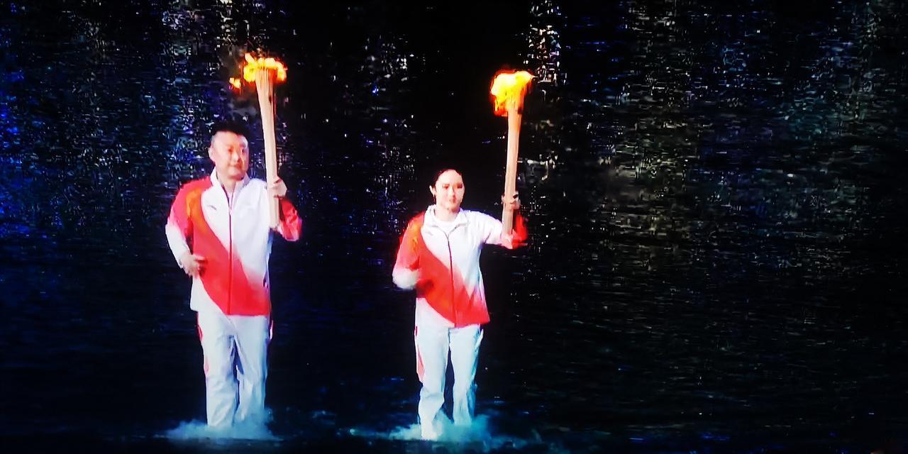 太震撼啦！太震撼啦！11月9日晚八点，在广东奥林匹克运动中心体育场举办的第十五