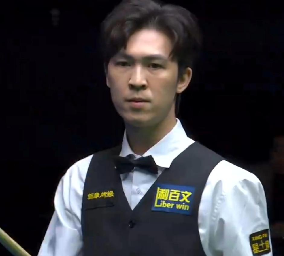 霍金斯10-8战胜塔猜亚，晋级球员锦标赛八强。第18局，霍金斯单杆63分，超分