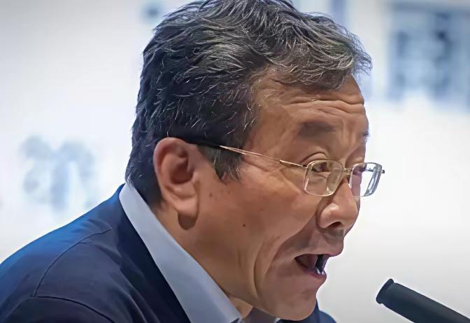 社会最大的腐败并非今日这个贪官贪了一亿，明日那个贪官贪了两亿。毕竟，此类贪污对社