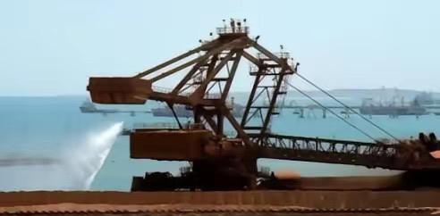 彻底不装了！中国买铁矿重磅宣布：只要人民币，美元靠边站！美国人现在估计气得睡