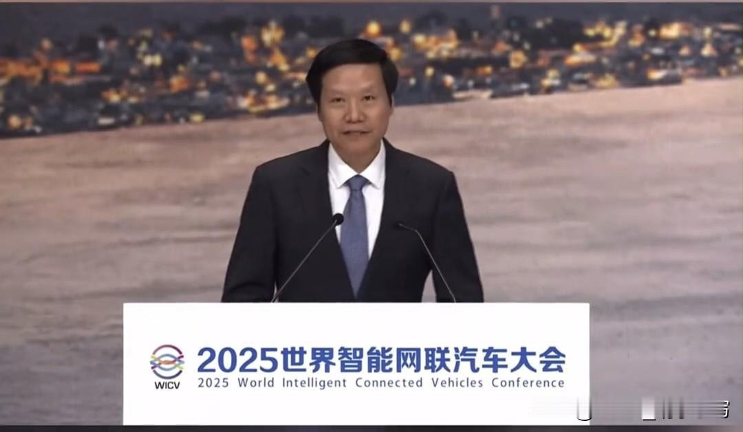 雷军这次真是不装了，一句话把汽车圈的底裤都给扒了！在10月16号的智能网
