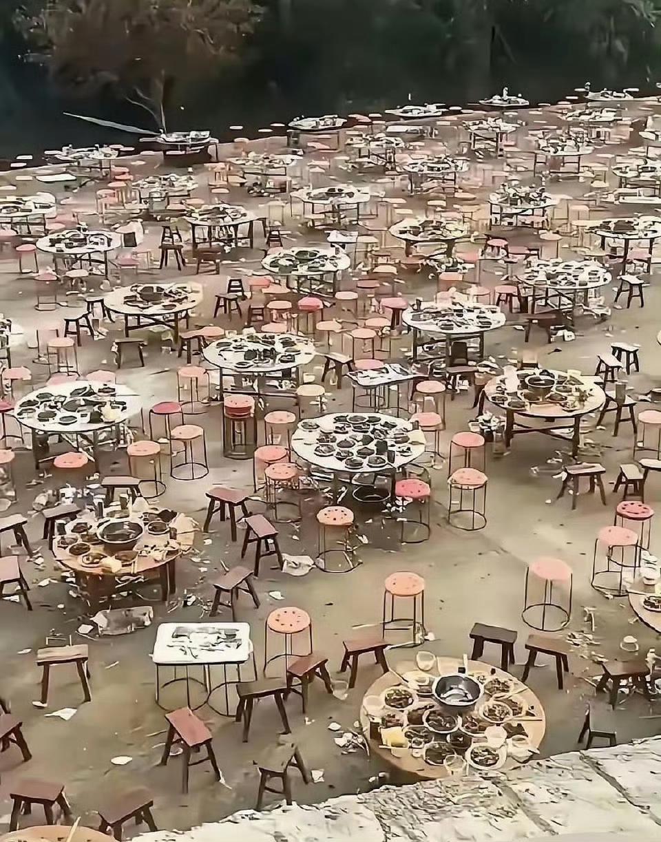 这场酒席太惨了，主人该怎么体面收场？​​​