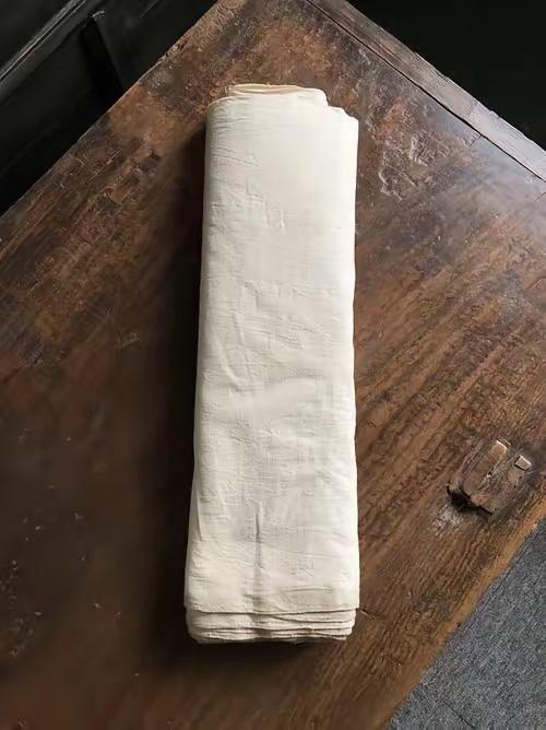 说真的，退伍带回家的那块白布，我妈一直以为是床单。​可只有当过兵的才懂：生时垫背