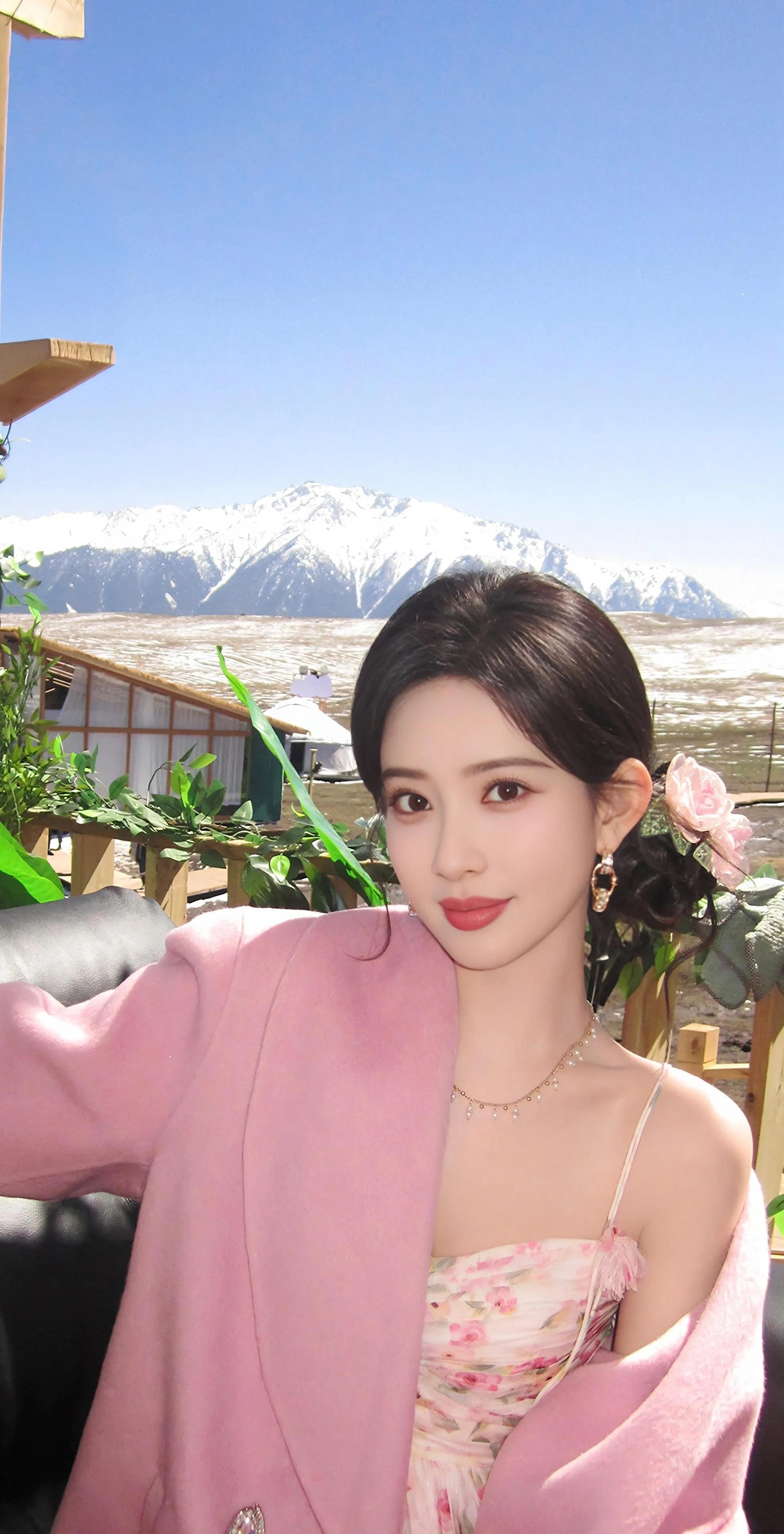 其实内娱最讨喜的性格是孟子义这种类型她是典型的“笨蛋美人”因为前两天