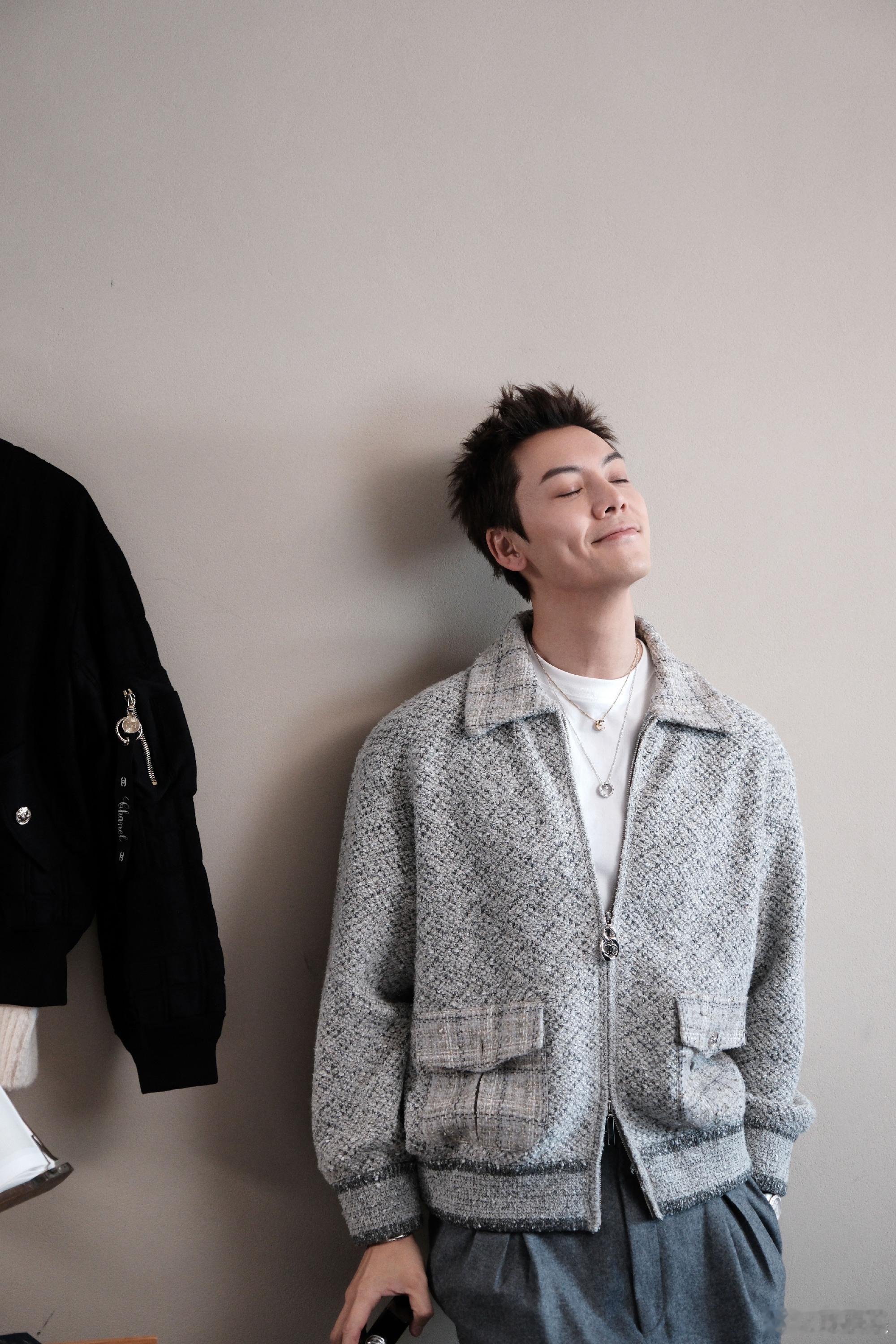 陈伟霆它咬了你我立马下班陈伟霆在花絮里的表现太真实了，完全没有偶像包袱，看到