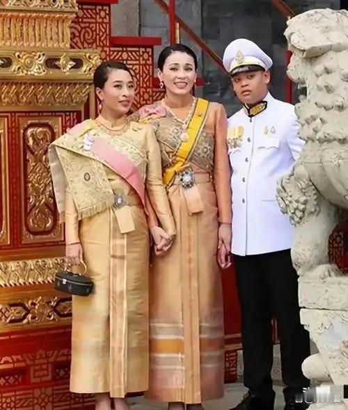 为什么历朝历代的君王宁可过继别人家的儿子，也不愿把皇位传给女儿？如果你不限定
