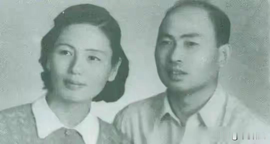 1944年李天佑将军上门见女友家长，竟发现未来岳父是久别的熟人！1944年