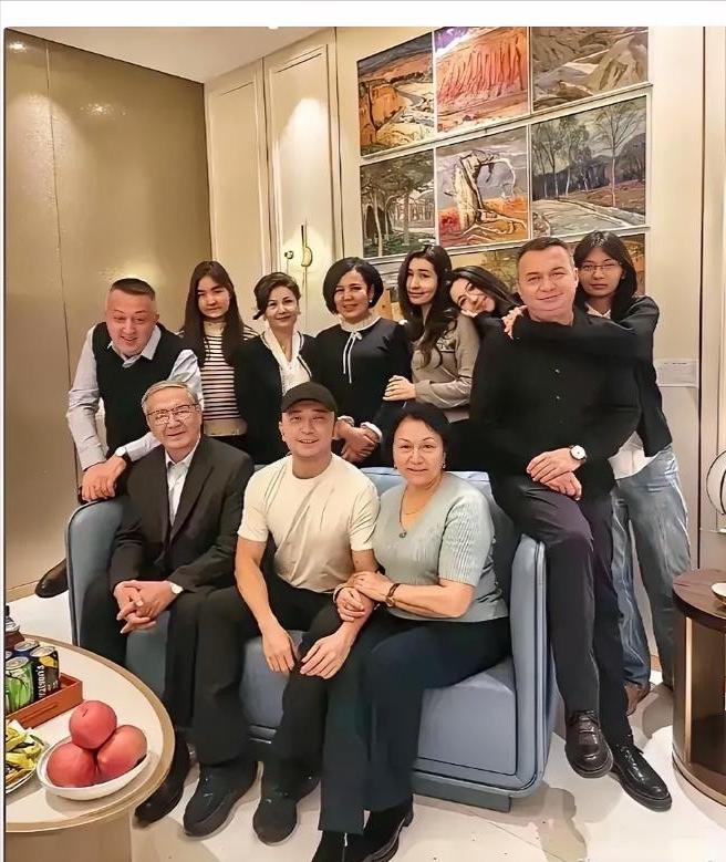 🌙这个世界上最搞不懂得，就是尼格买提的父母了，明明各自都离婚带娃，居然二婚又生