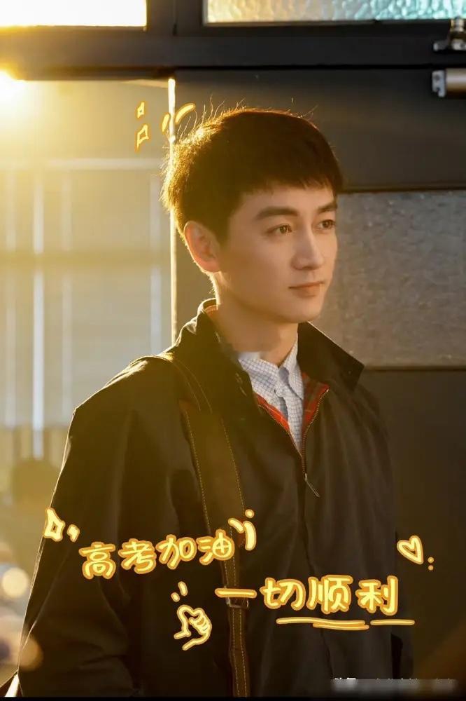 同行票选的年度男主陈晓，连三大奖的提名都摸不到，反而肖战凭一部古装剧破了白玉兰1