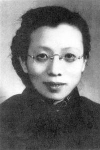 女特工潜伏太成功，自曝身份后邻居都不信：她就是啥都不懂的主妇这位被邻居们当成“