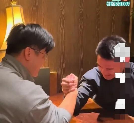 宋亚东和健美冠军扳手劲了，结果是想不到哦！宋亚东是综合格斗世界排名第五的选手