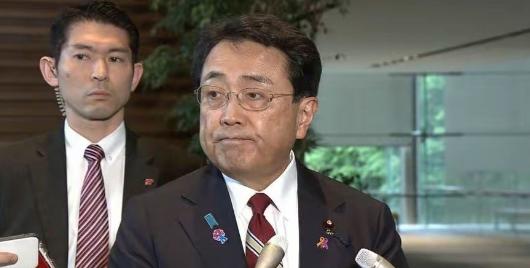 太嚣张了！在中国地盘上公然撒野！日本经济产业大臣赤泽亮正彻底撕破脸！不谈经贸合作