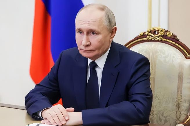 真是一场“快准狠”的战术博弈。原本以为俄罗斯趁着中东乱局、国际油价破百，能在短短