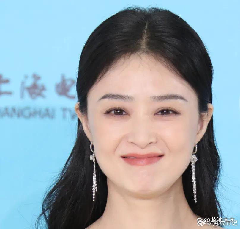 白玉兰奖红毯生图来了！杨幂脸上凸起一条线，杨紫用力过猛妆太浓