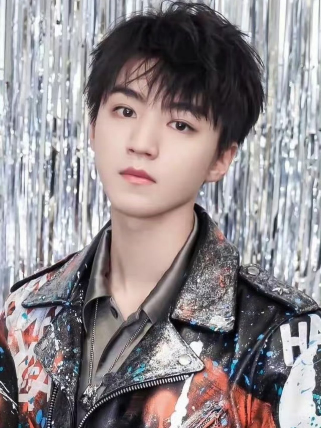 王俊凯工作室TFBOYS三人中的老大王俊凯生日，一直第一时间送上祝福的另两位成