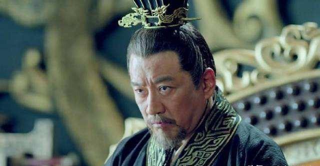 公元502年，南梁武帝萧衍派人拿一块生金子，走到了南齐废帝萧宝融身边，叫他吞下去
