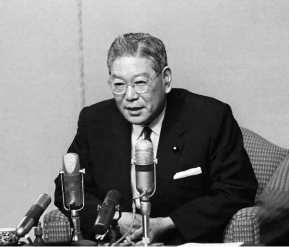 1963年的某一天，蒋介石接到一封十万火急的电报，电报里表示，中国大陆的翻译员周
