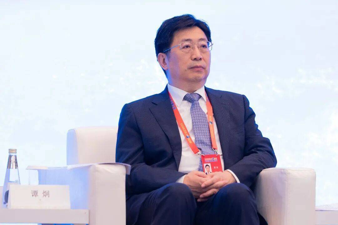官宣: 国开行行长出任中国人保集团党委书记!