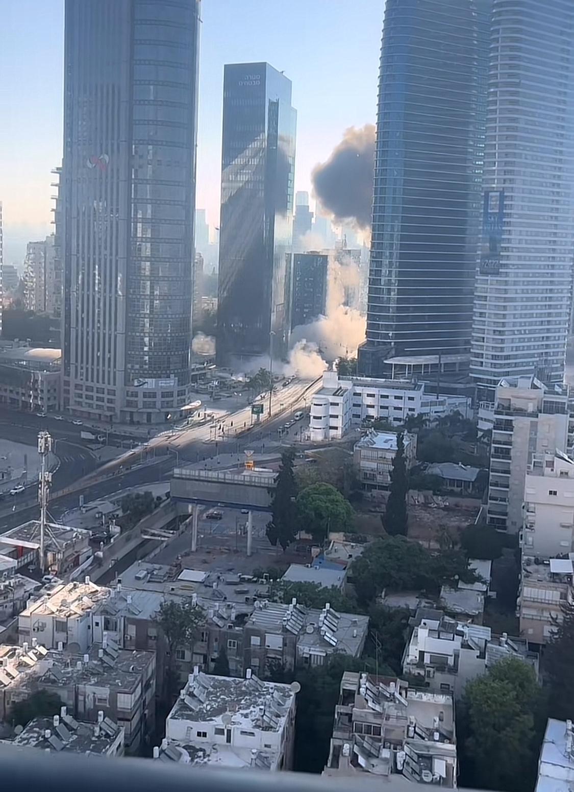 现在以色列人知道求饶了，之前把加沙炸了个遍，你们是一点感觉都没有，因为不是你们生