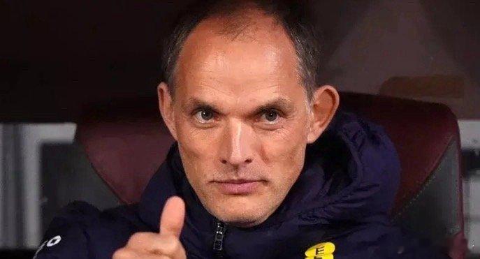 前英格兰主帅霍奇森在做客talkSPORT节目时提醒图赫尔，由于英格兰攻击型中场