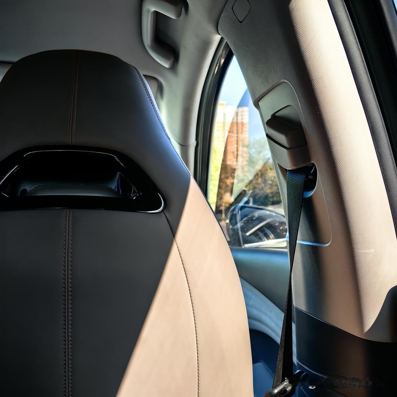 最近出租车司机是不是都被女乘客投诉怕了，现在打车基本上大多数司机大冬天都开着