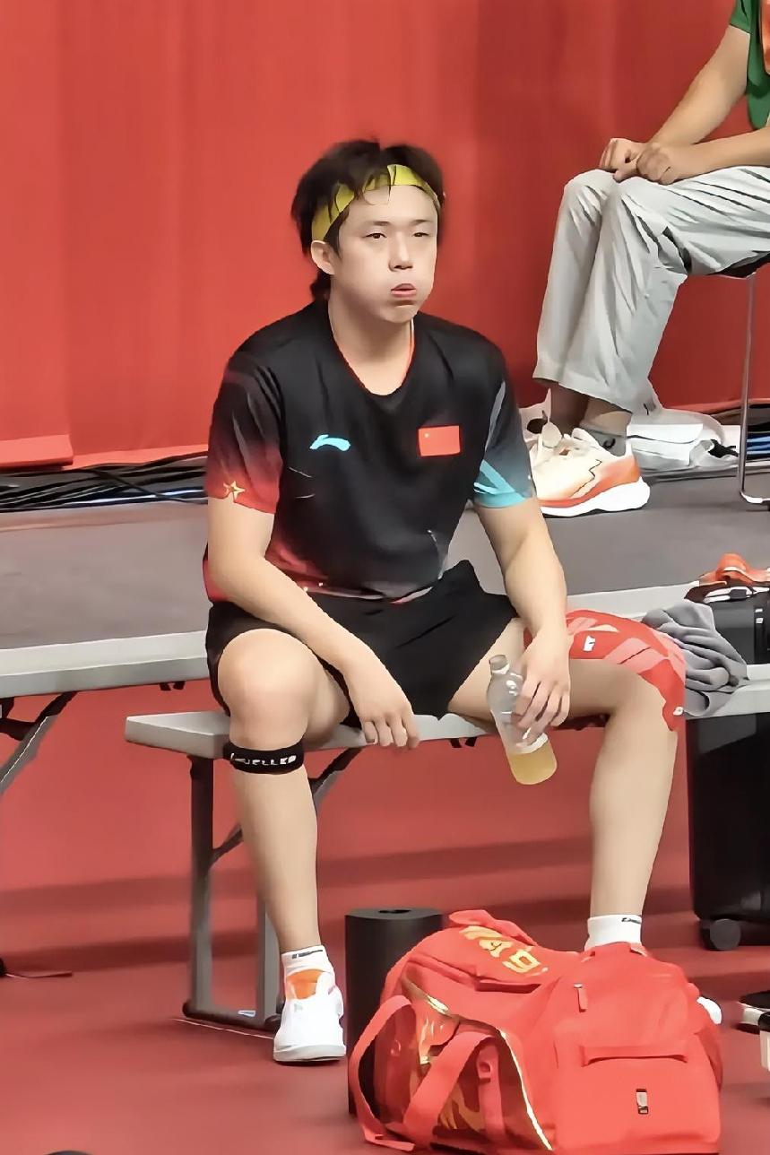 现在北京时间6点05分，此时的名古屋七点了，莎莎楚钦和动漫的混双比赛是名古屋的9
