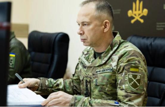 乌克兰宣布俄罗斯节节败退，据乌军司令西尔斯基发布的消息，乌军继续在该国南向发起反