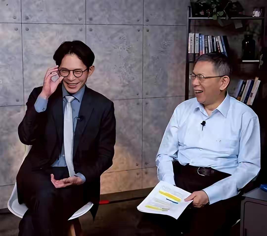 我敢打赌，骂柯文哲这句话"没水平"的人，全看错了一件事——他不是嘴快，他是故意的