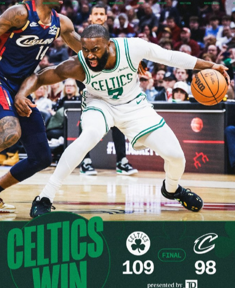 凌晨场东部强强对决，凯尔特人109:98击败骑士。杰伦布朗23+9+8，塔图姆