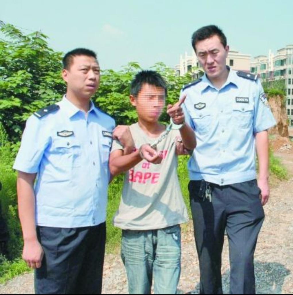 你敢拒交公安机关的罚款吗？20多年前的一天，有几个陌生人来到我妹夫家，自称是某