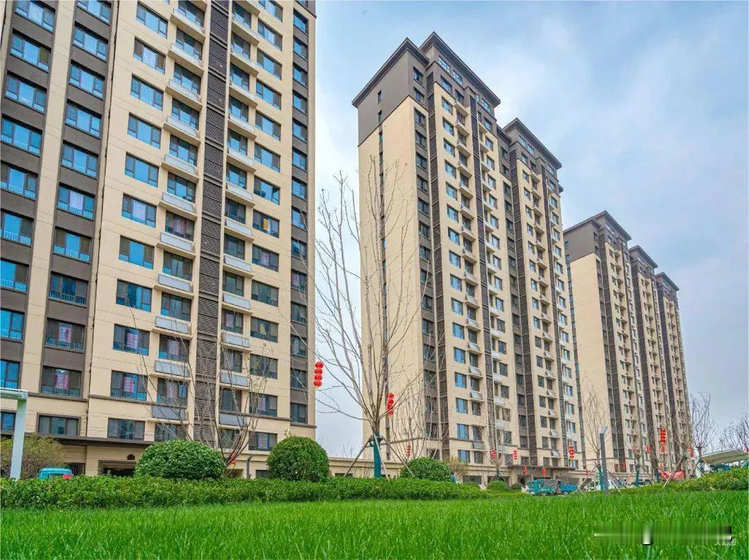 别再盯房价了！现在房子最大的风险，是根本卖不掉！一位干房产中介的小伙子说的