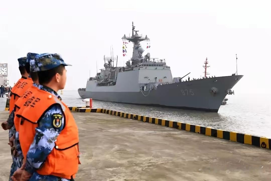 在沙特利雅得防务展上，中韩两国同时推出6000吨级外贸护卫舰这件事是真实的。中国